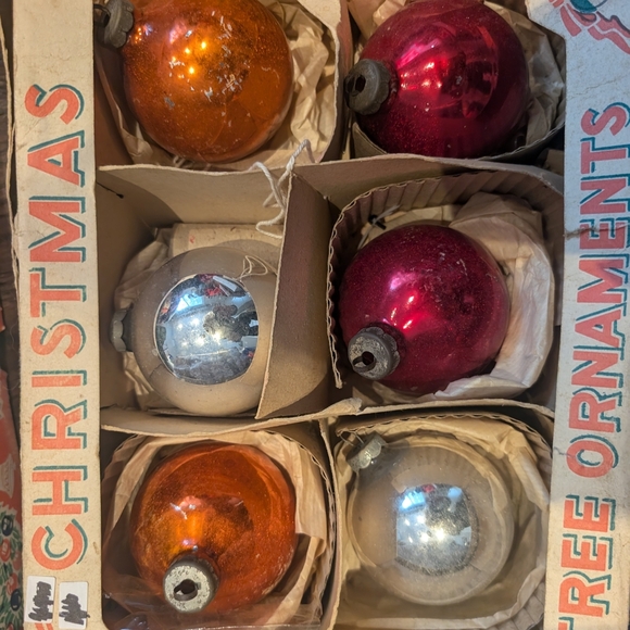 Vintage Christmas Tree Ornaments Set - Red, Orange, Silver - Picture 8 of 8